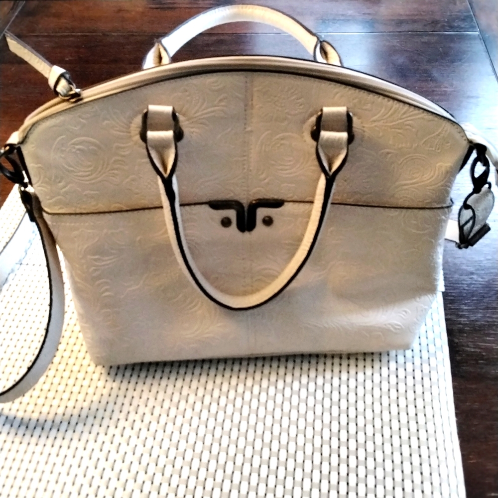 Bueno Bag 11x6x8"